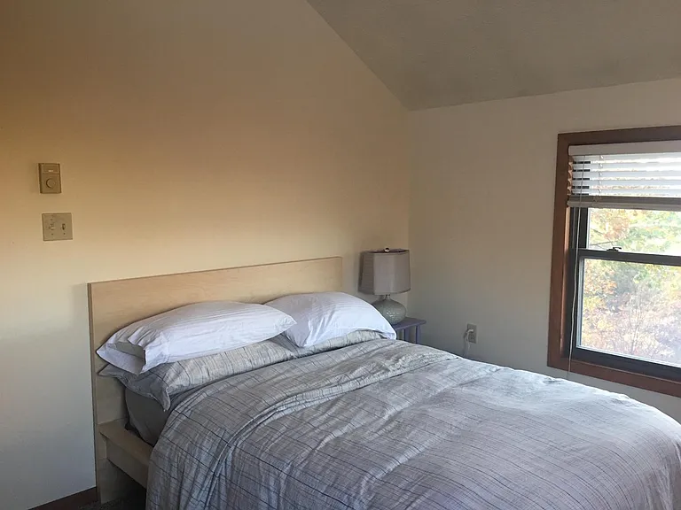 218 Sunlight Dr — Photo 7