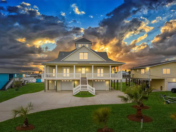 1243 Pilot Ln, Galveston, TX 77554