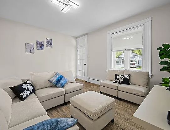 5th image of 7608 Chelwynde Ave
