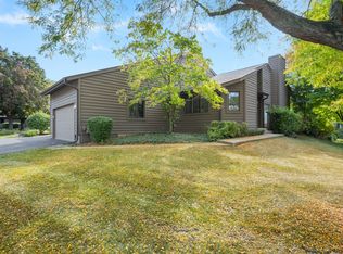 106 Sumac Ct, Saint Charles, IL 60174