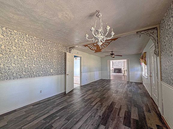 3rd image of 6313 Middle Rd.