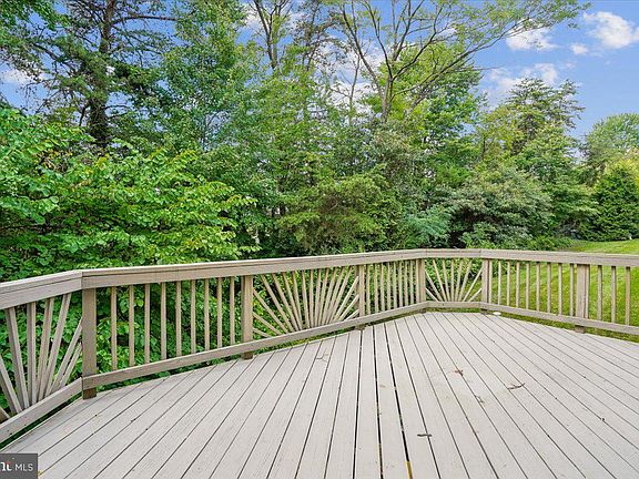 4th image of 5569 Jowett Ct