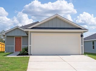 500 Wild Goose Dr, Luling, TX 78648
