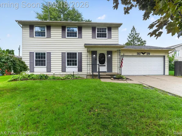 5029 Wishing Well Dr, Grand Blanc, MI 48439