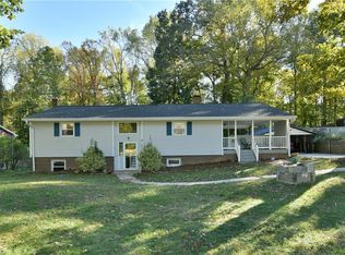 2850 Shetland Dr, Winston Salem, NC 27127