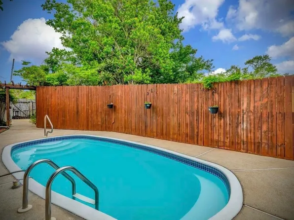 6020 Toulouse St, Gulf Breeze, FL 32563