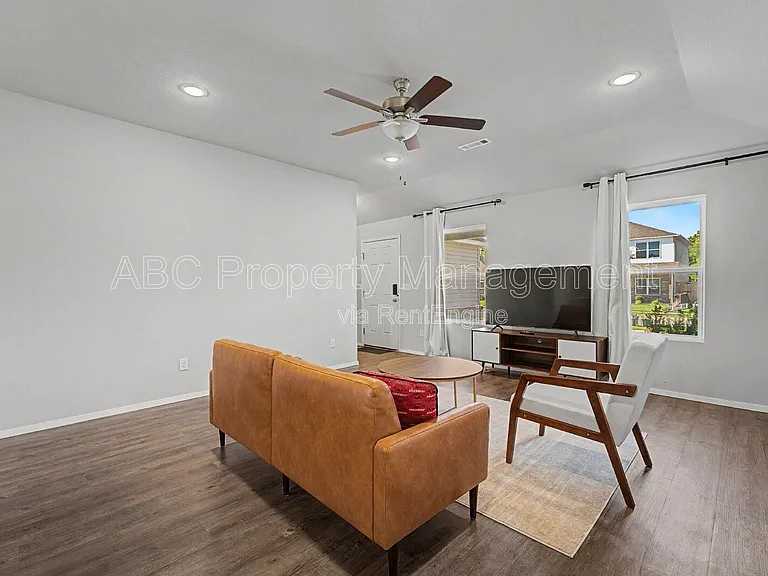 946 E Sparrow Cir — Photo 8