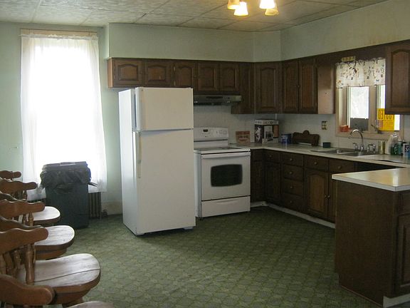 2nd image of 987 Water St