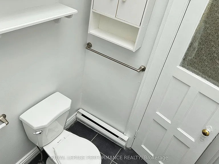 224 A Pitt St #7 — Photo 4