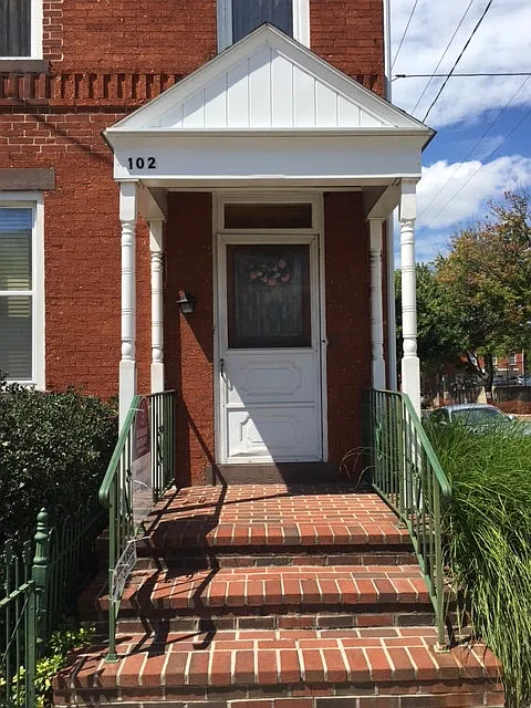 102 S Pearl St photo 1