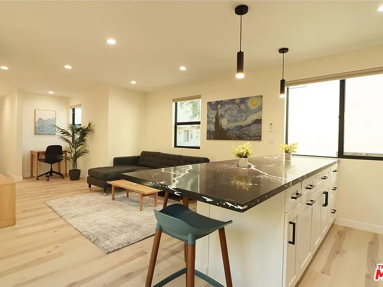 918 N San Vicente Blvd #F — Photo 6