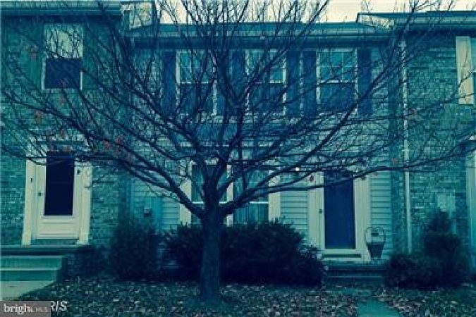 1st image of 303 Stratford Dr