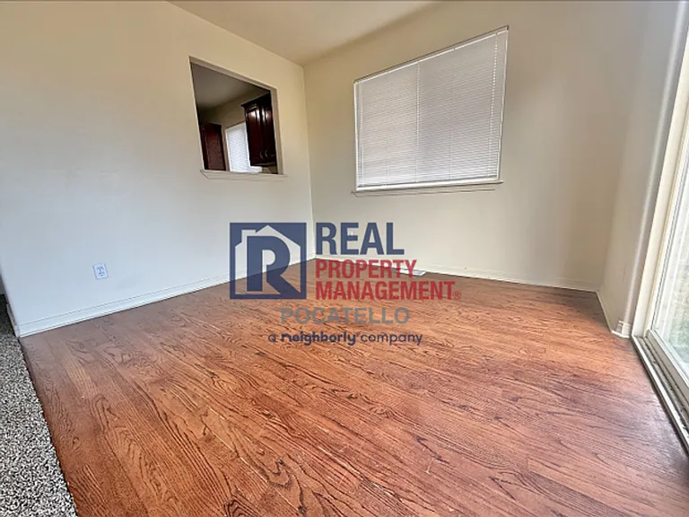 4734 & 4736 Heidi Ct — Photo 9