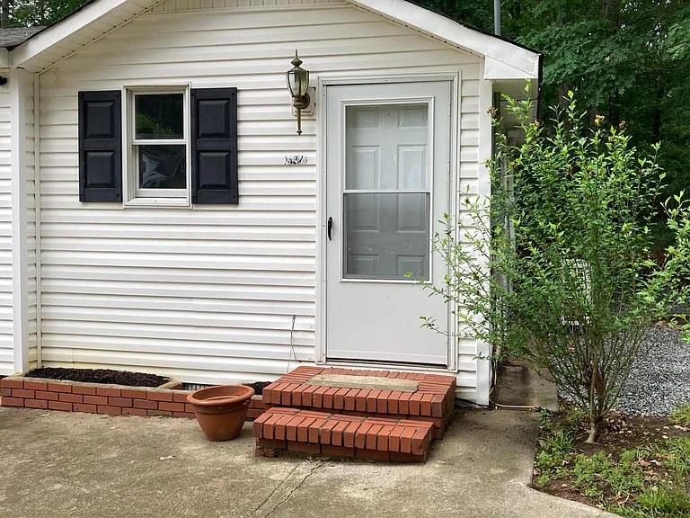 1437A Trinity Rd — Photo 4