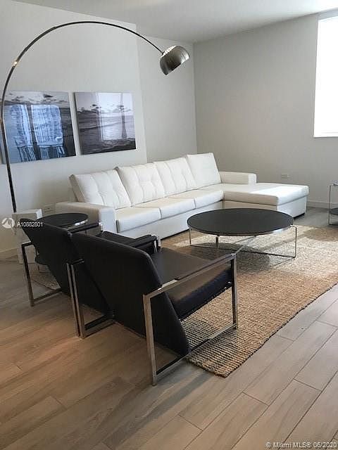 1st image of 999 SW 1st Ave APT 3213