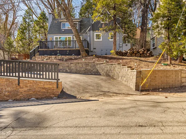 284 Walnut Dr, Lake Arrowhead, CA 92352