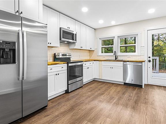 5th image of 578 Cedar Ave NW