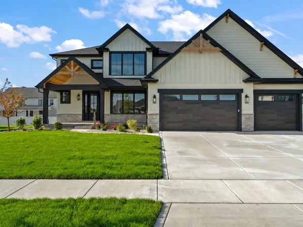 9430 Iris Dr, Saint John, IN 46373