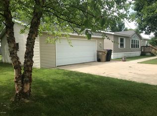 1902 11th Ave SW, Watertown, SD 57201