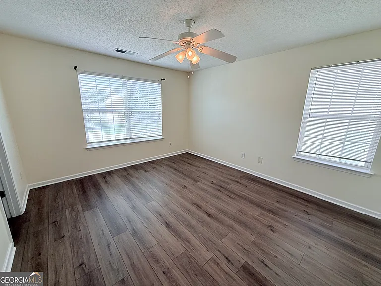 260 Commons Dr — Photo 11