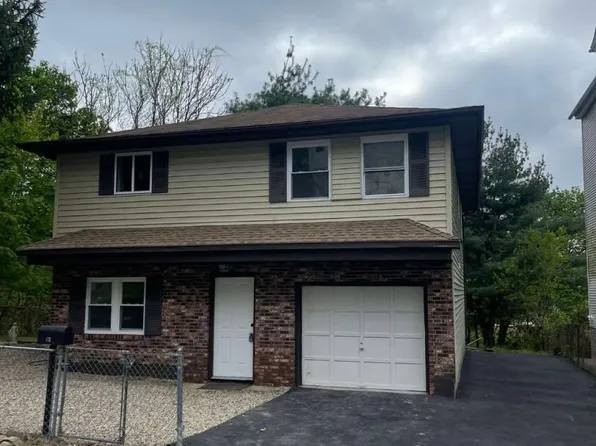 172 Easton Avenue, Waterbury, CT 06704