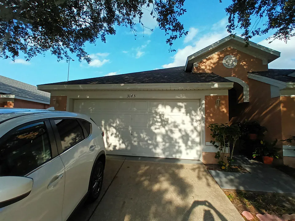 3145 Stonehurst Cir