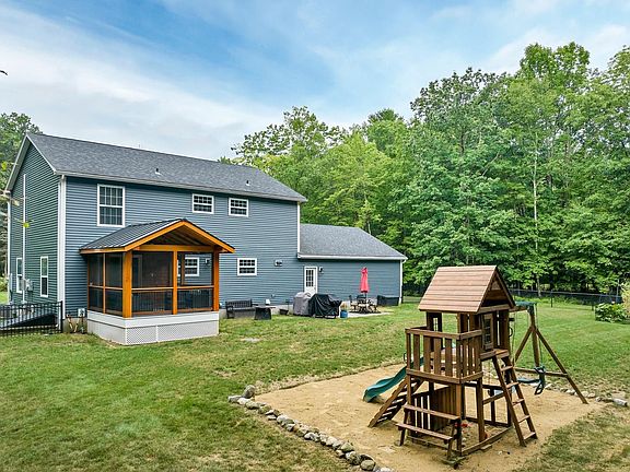 3rd image of 59 Blueberry Hill Lane