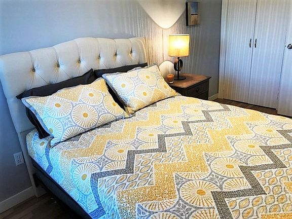 4th image of 361 Jefferson Ave #3