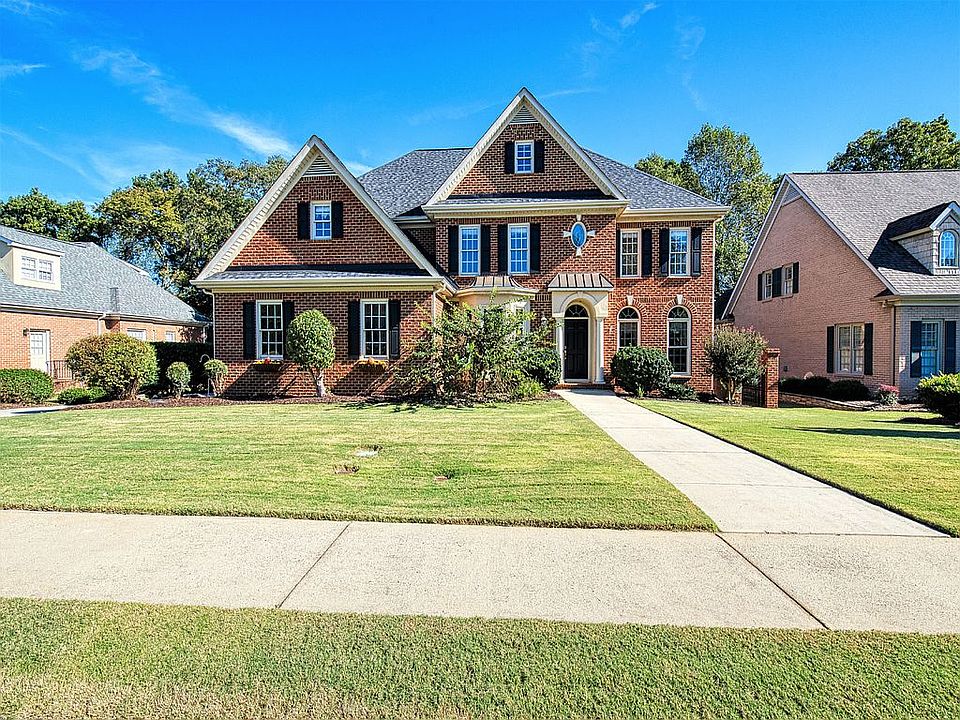 1st image of 260 Chancellors Park Ct