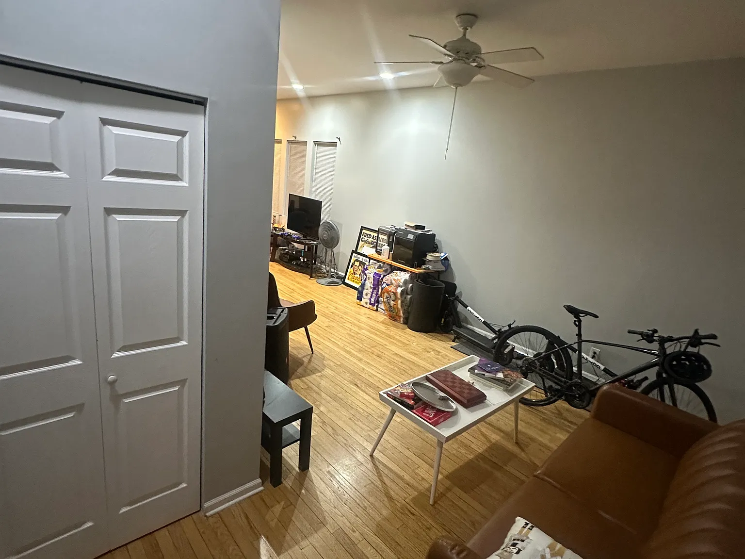 2447 W Fillmore St — Photo 2