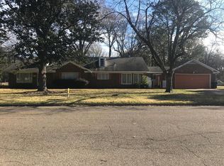 1110 Greenway St, Greenville, MS 38701