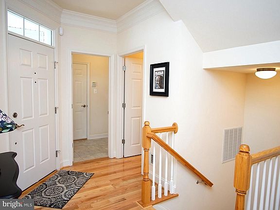 4th image of 612 Caracle Ct