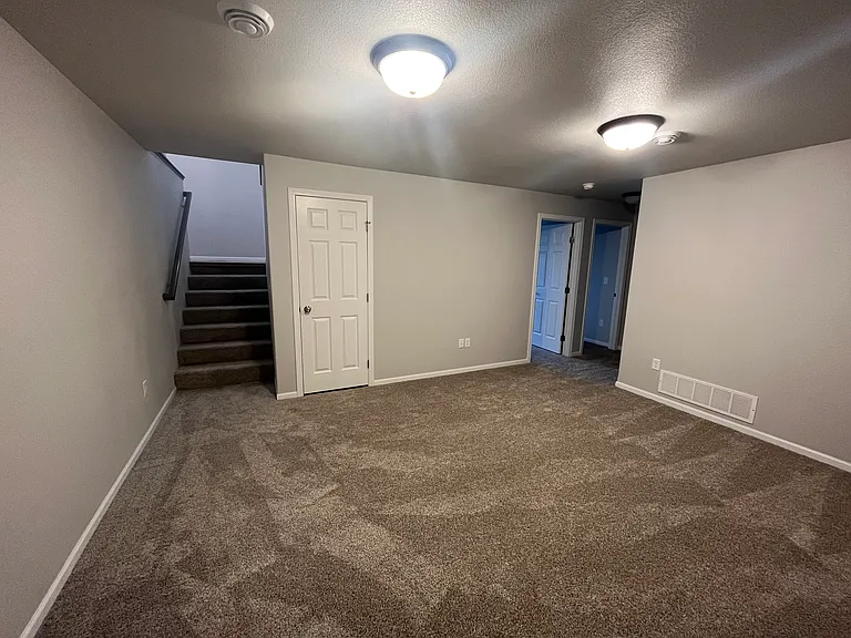1896 Tobi Ln — Photo 17