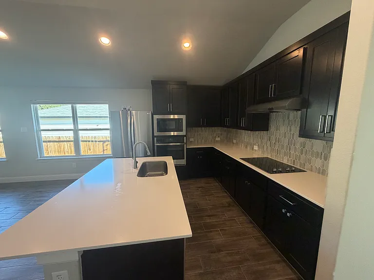 4300 Liberty Ln — Photo 5