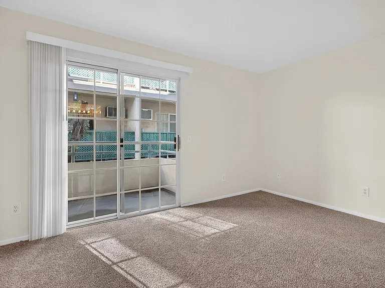 3485 Linden Ave — Photo 20