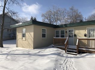 7 Quarry Ct, South Elgin, IL 60177