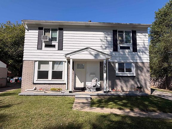 3rd image of 3626 Farnum St
