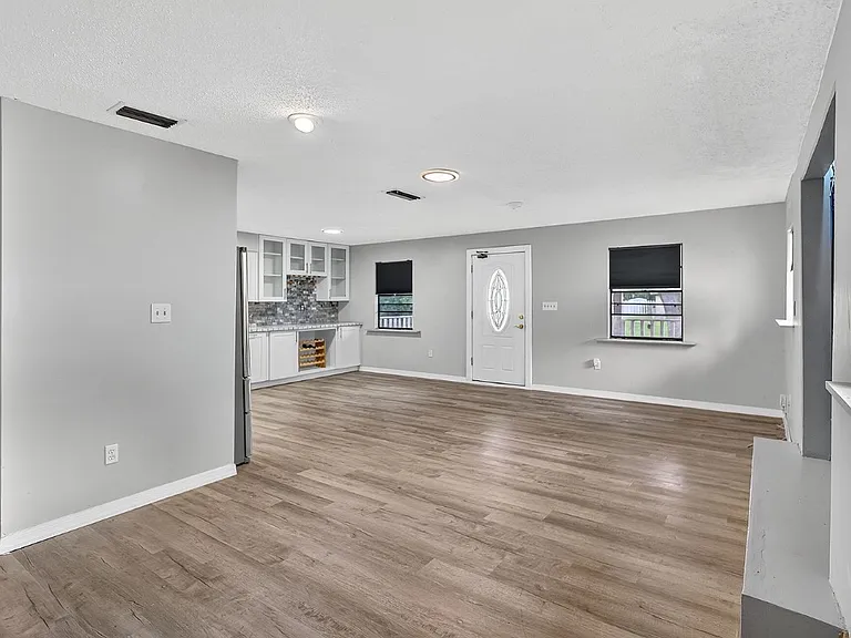 6220 W Thorpe St — Photo 7