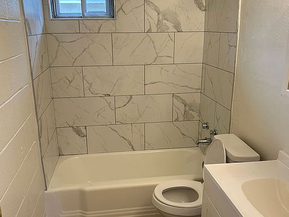 4th image of 817 15 1/2 St APT B