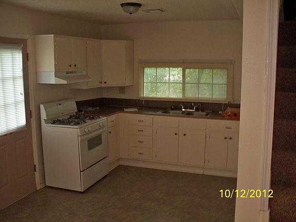 4th image of 4004 SE 23rd St