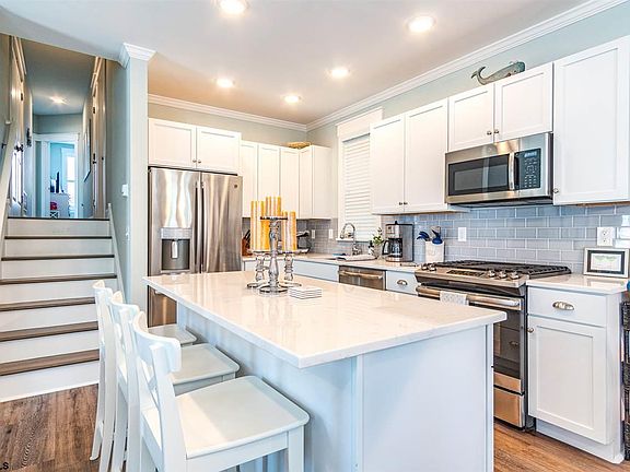 4th image of 1144 Asbury Ave