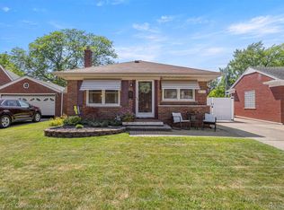 8960 Niver Ave, Allen Park, MI 48101