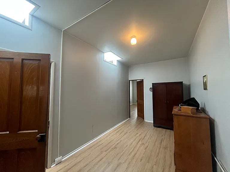 22 S Highland Ave — Photo 16