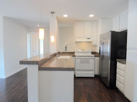 3rd image of 10325 Caminito Cuervo Unit 182