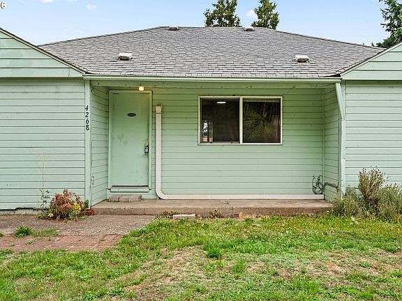 2nd image of 4268 Daisy St