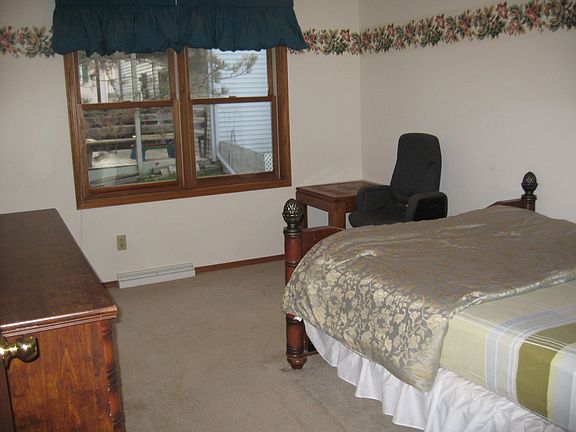 1st bedroom (Master bedroom with big closet)