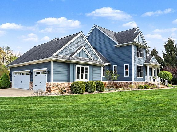 3rd image of 15877 Indian Valley St