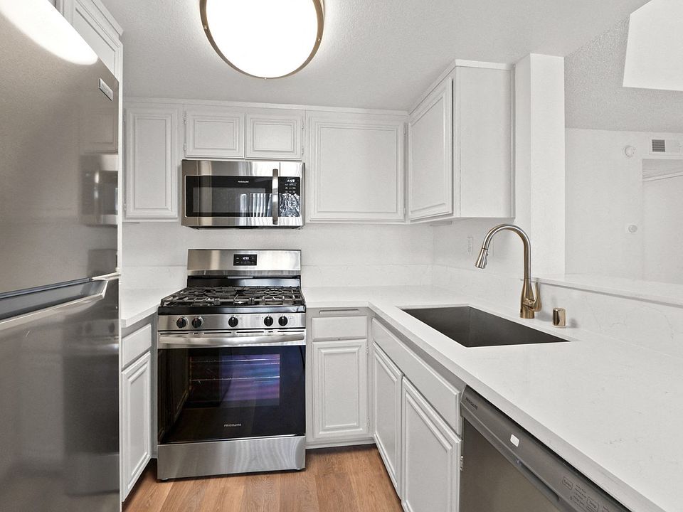 1st image of 11325 Morrison St APT 107