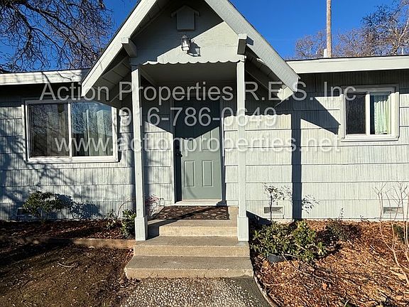 2nd image of 5020 Meyers St