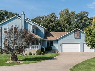 1530 Brett St, Cedar Rapids, IA 52405